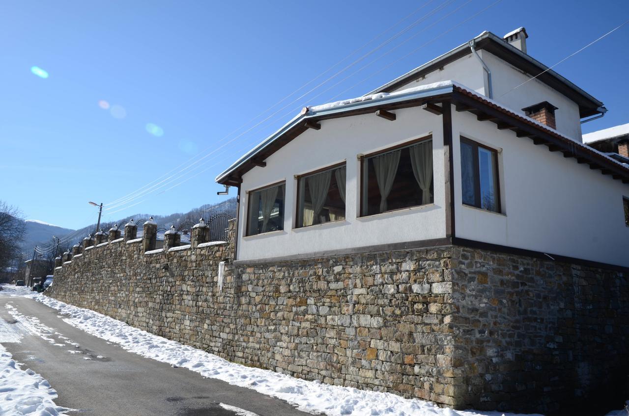 Guest House Ivan Cherni Osum Exterior foto